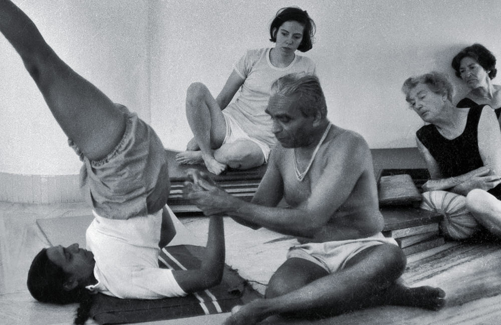BKS enseignement du yoga à Geeta, pratique à Dieppe